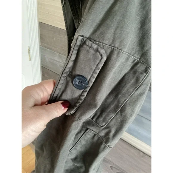 NWT LEVIS Womans Army Green Utility Cargo Jacket Multi Pockets & Hood Size Med